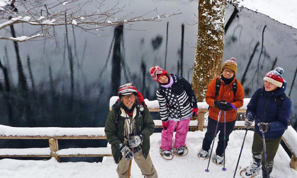 雪中漫步十二湖<深浦地区>